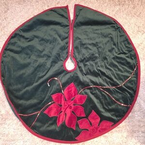 Vintage Poinsettia Christmas Tree Skirt, Velvet Material!